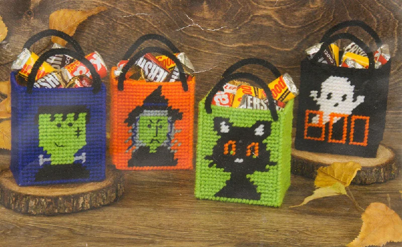 Halloween Mini Bags Plastic Canvas Kit