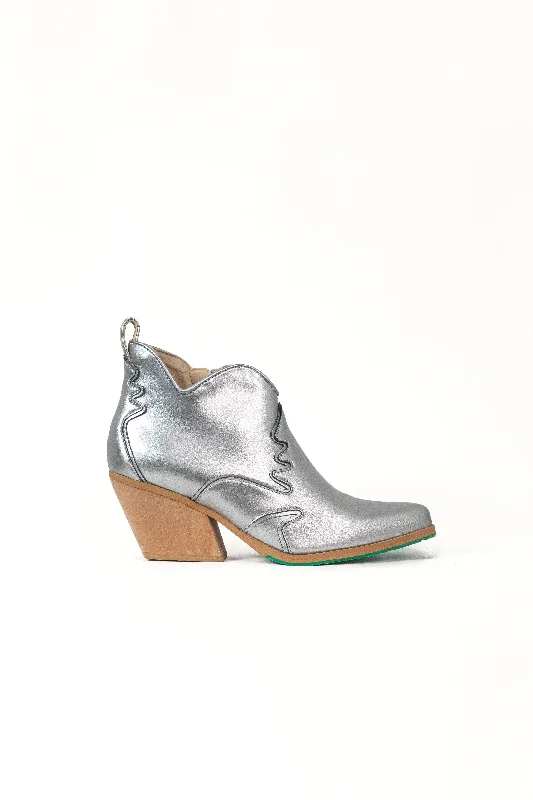 Sustainable Atlantis Vegan Ankle Boots Silver - Limited Edition