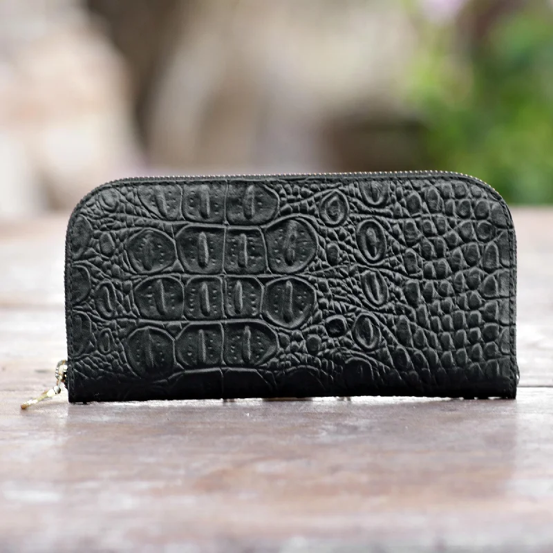 Croc Embossed Black Leather Wallet - Black Croc