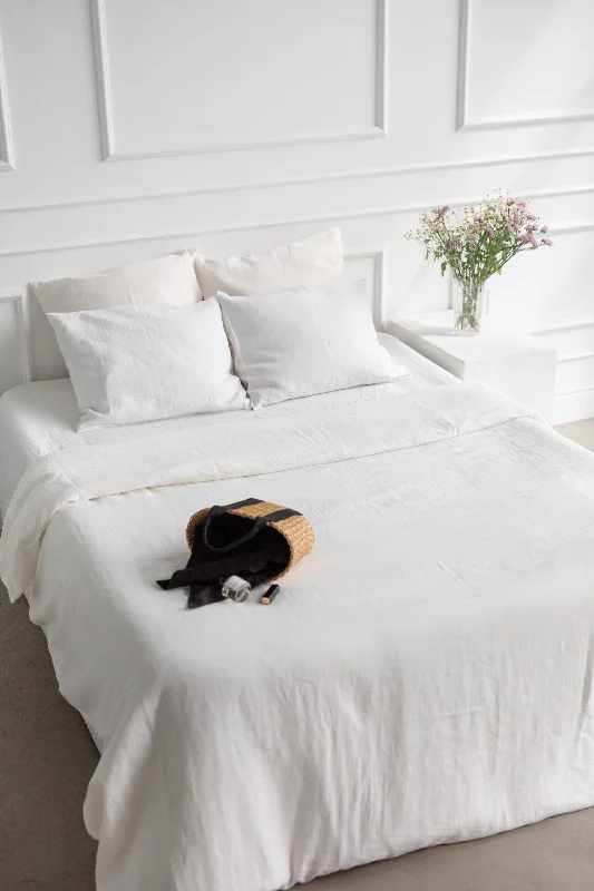 Certified linen duvet cover in White