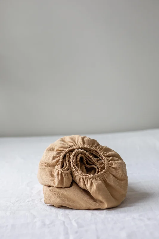 Certified linen fitted sheet in Mustard