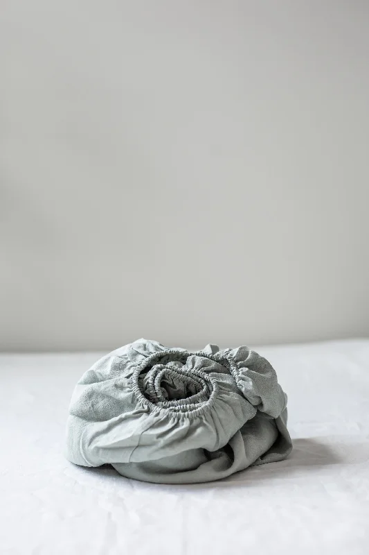 Certified linen fitted sheet in Sage Green