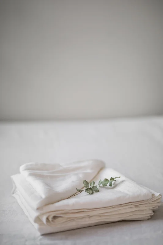 Certified linen flat sheet in White