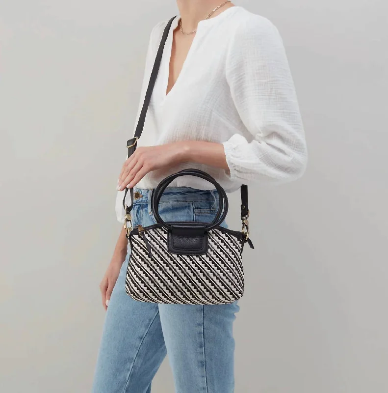 Women's Sheila Zip Crossbody In Black & White Woven